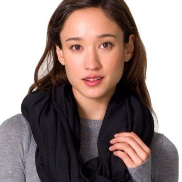 American Apparel Circle Scarf